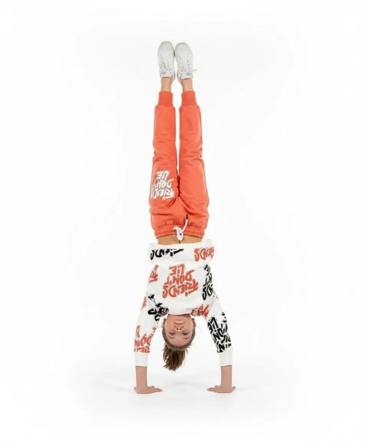 Unisex Cotton Sweatshirt & Trouser Set – Friends Don’t Lie