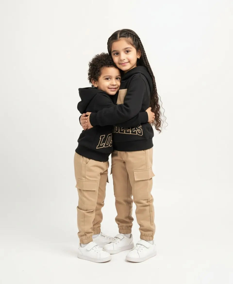 Unisex Kids Fleece Hoodie & Trouser Set – Black & Beige “Los Angeles” Outfit