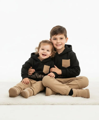 Unisex Kids Fleece Hoodie & Trouser Set – Black & Beige “Los Angeles” Outfit